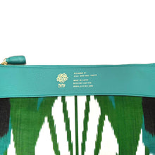 画像をギャラリービューアに読み込む, Ikat Pouch - emerald