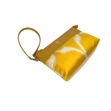 画像をギャラリービューアに読み込む, Ikat Pouch - yellow