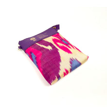 画像をギャラリービューアに読み込む, Ikat Pouch Mini - purple