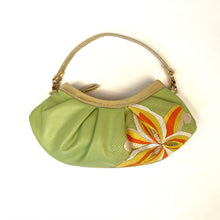 画像をギャラリービューアに読み込む, baby clutch lily - pistachio