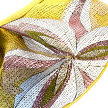 画像をギャラリービューアに読み込む, baby clutch lily - chick yellow