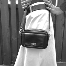 画像をギャラリービューアに読み込む, Jet-set Baby Pochette -  emerald