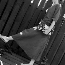 画像をギャラリービューアに読み込む, Ikat Pouch - emerald