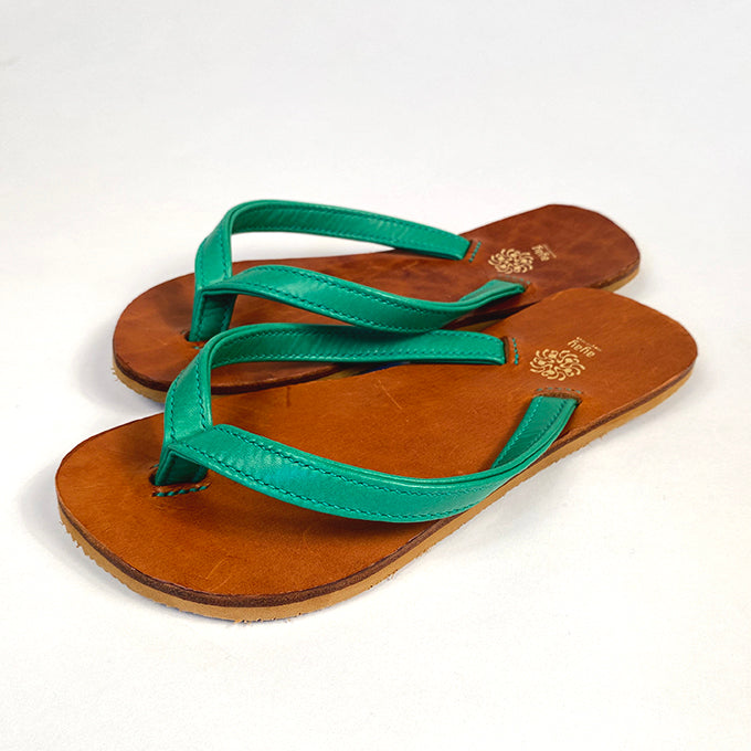 beach sandals - kelly green